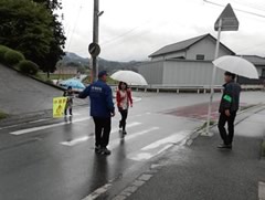 登校見守り活動 桂川小・中学校