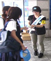 活動中の学生サポーター