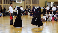 �}��s��s�h�~���N�������̎��{